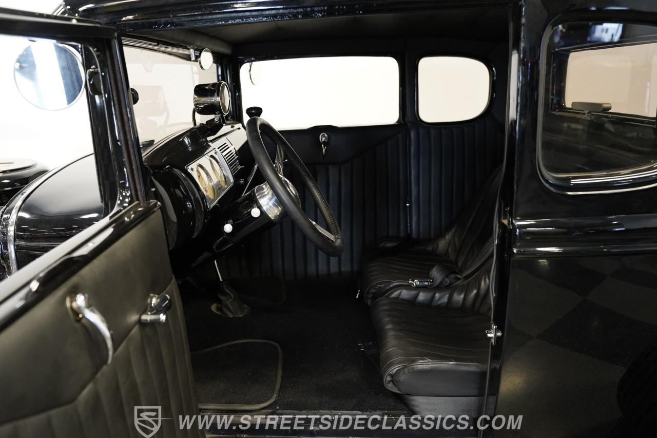 1930 Ford 5-Window