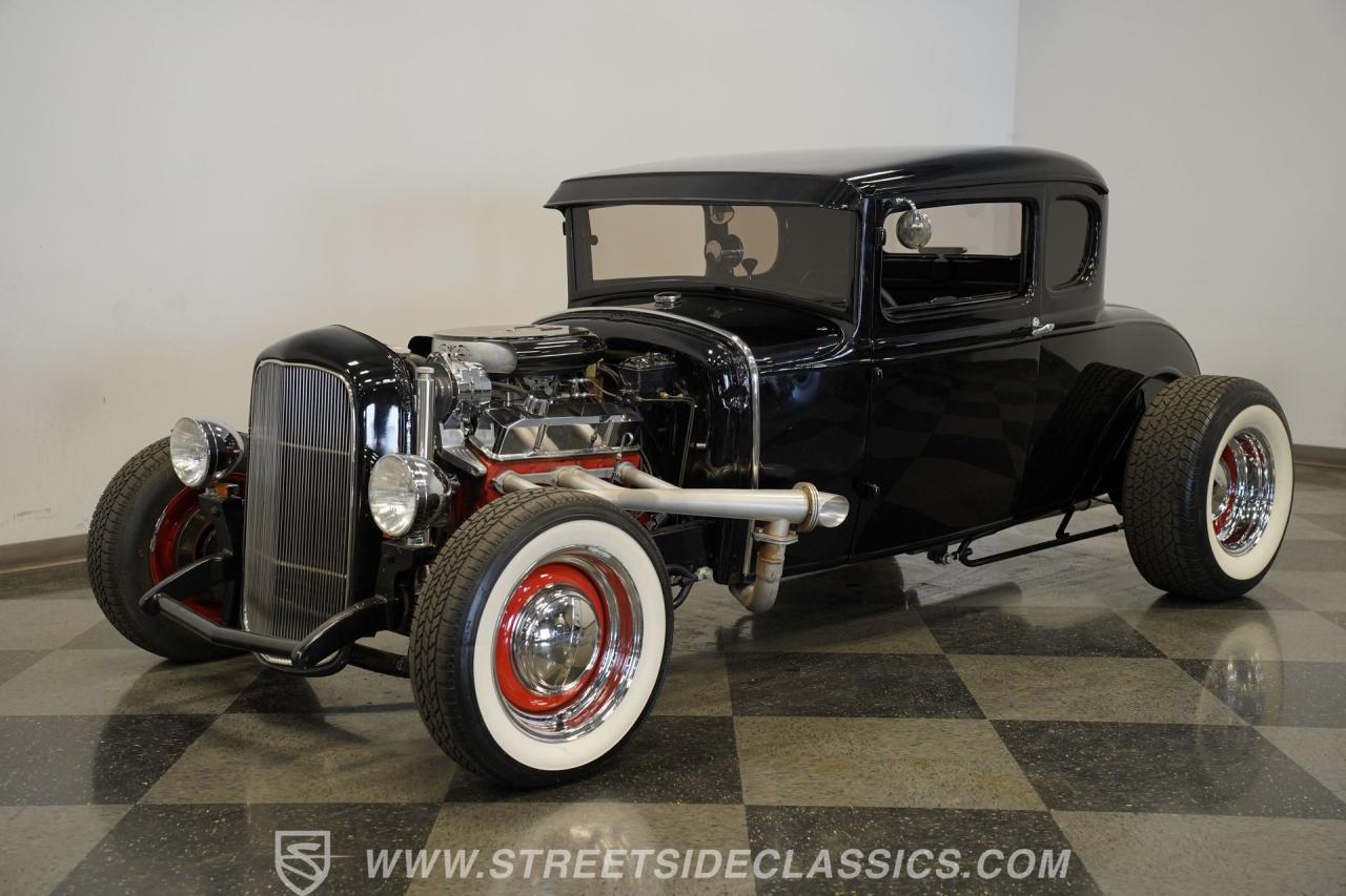 1930 Ford 5-Window