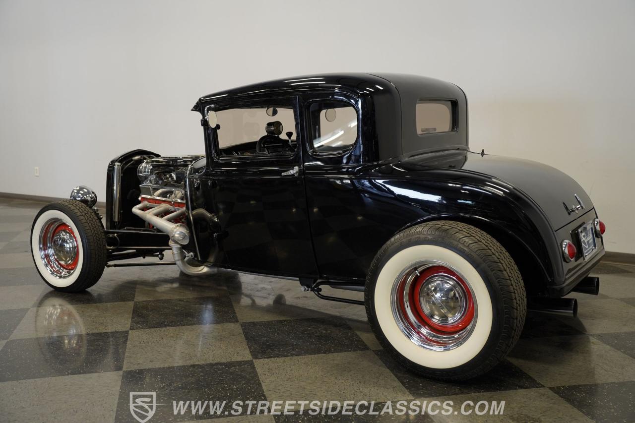 1930 Ford 5-Window