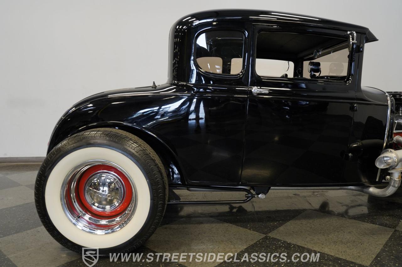 1930 Ford 5-Window