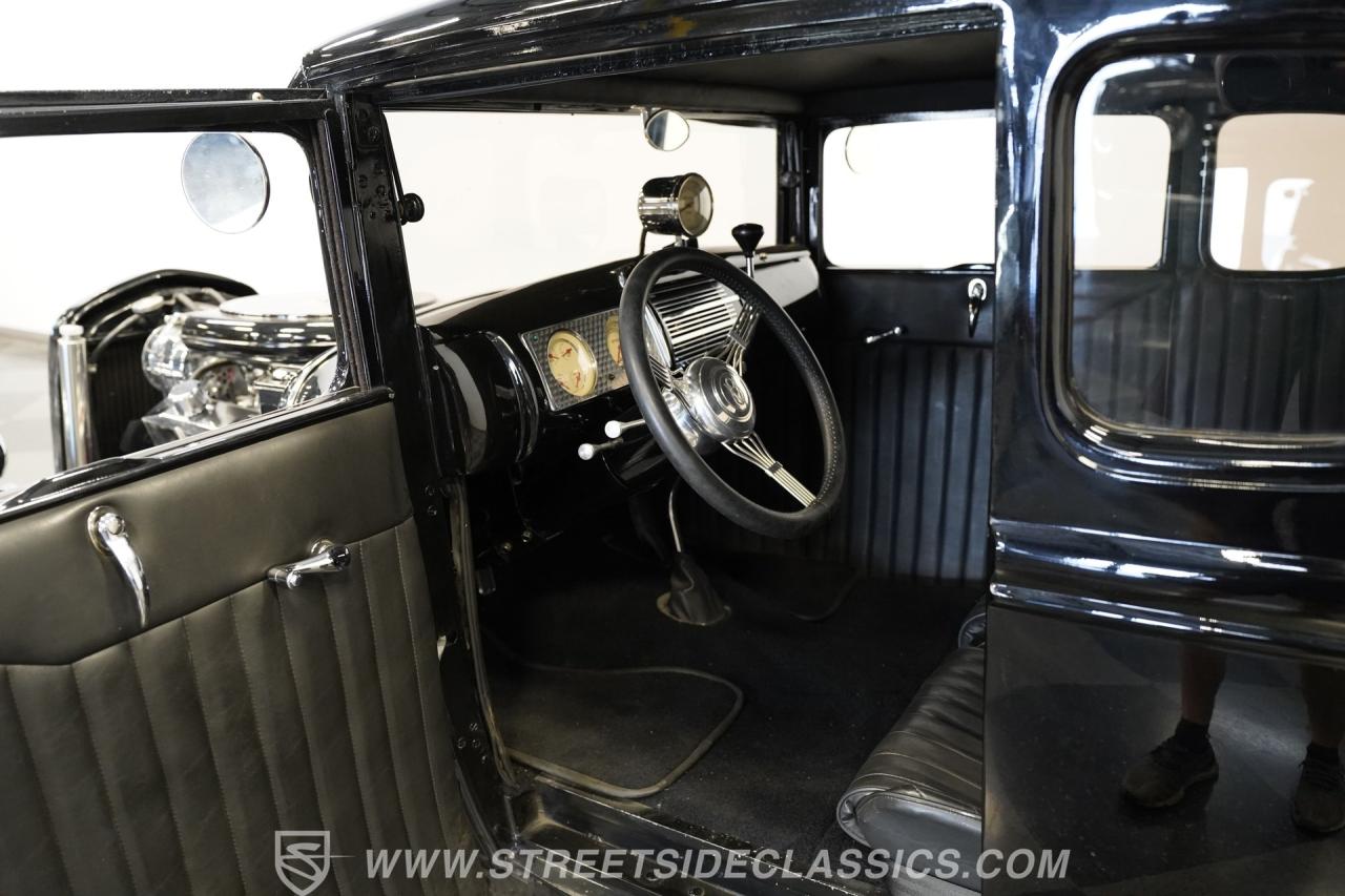 1930 Ford 5-Window