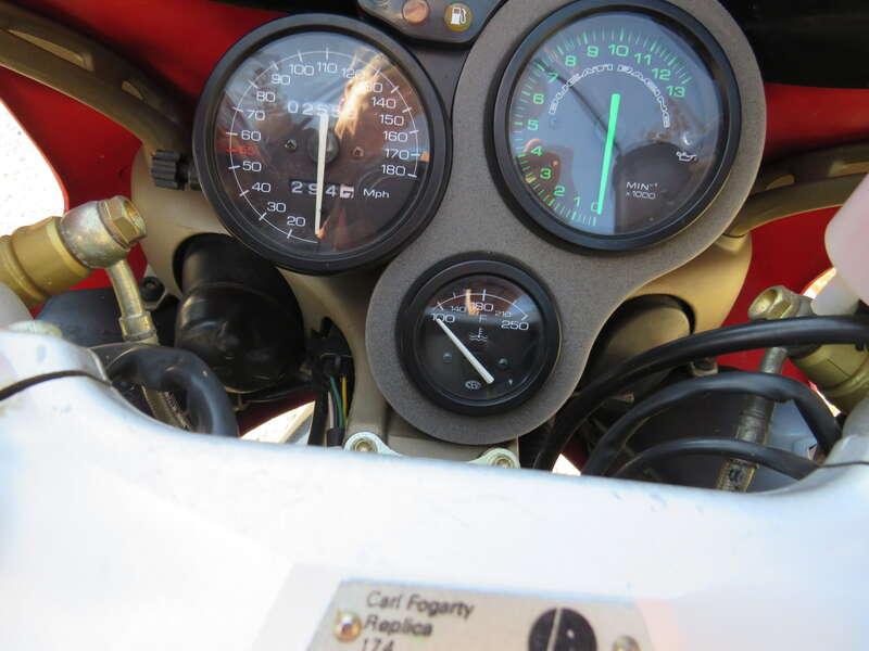 2000 Ducati 916 CARL FOGARTY REPLICA