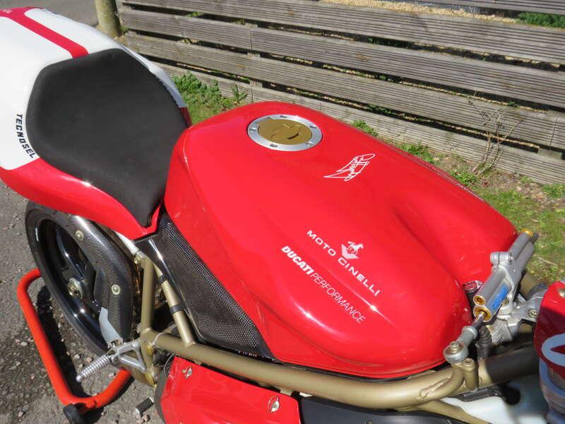 2000 Ducati 916 CARL FOGARTY REPLICA