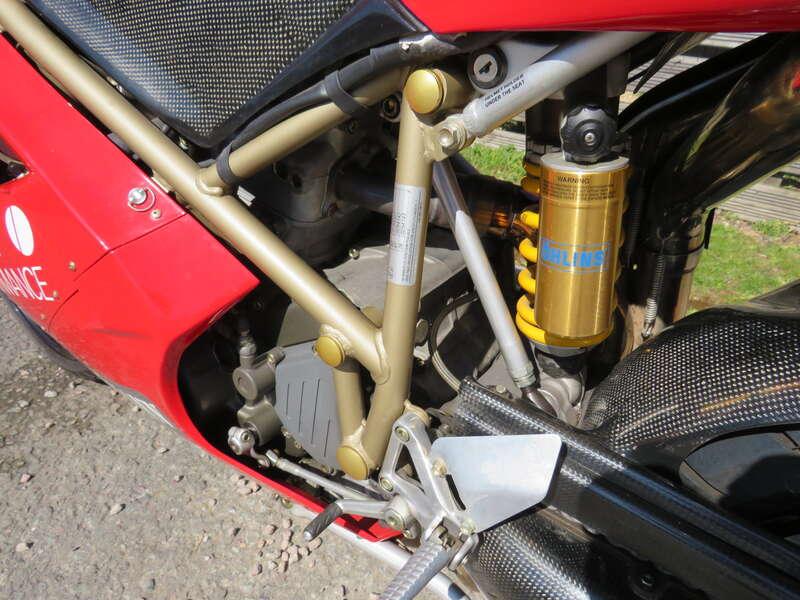 2000 Ducati 916 CARL FOGARTY REPLICA