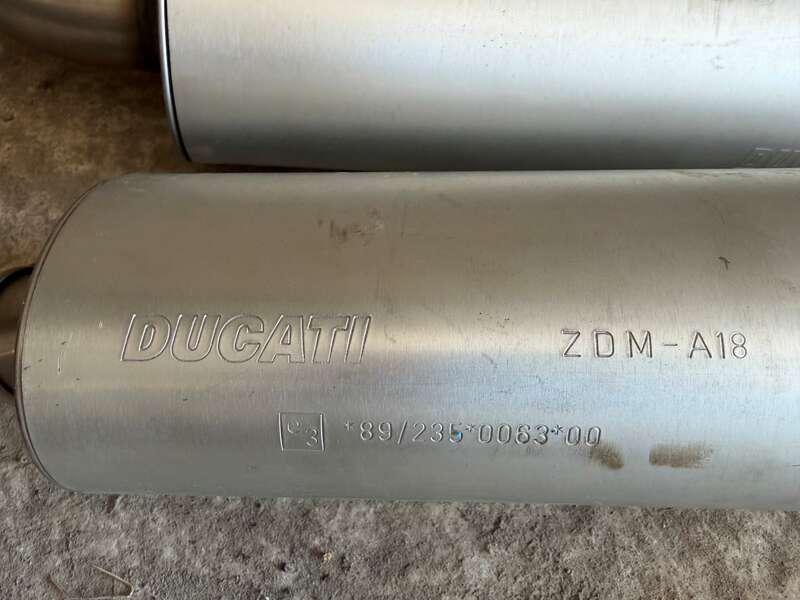 2000 Ducati 916 CARL FOGARTY REPLICA