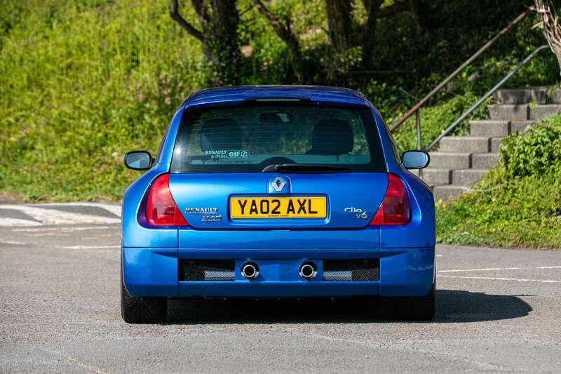 2002 Renault CLIO V6