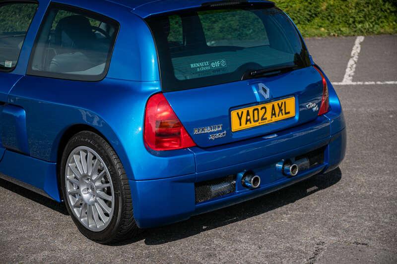 2002 Renault CLIO V6