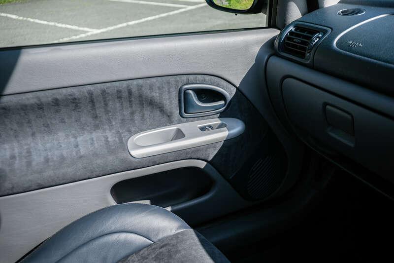 2002 Renault CLIO V6