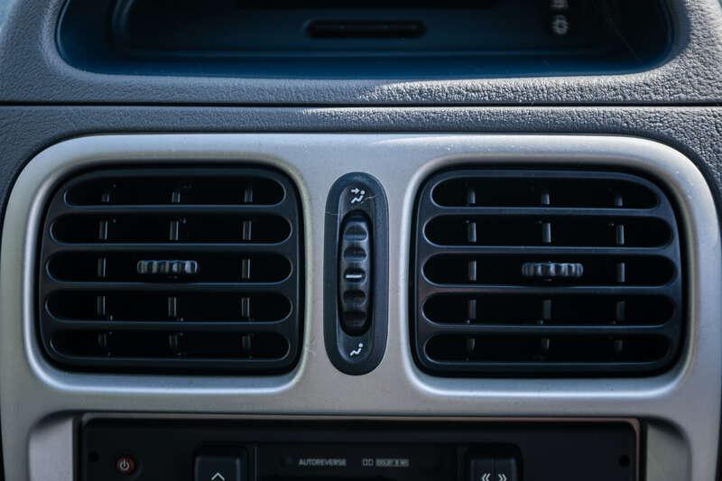 2002 Renault CLIO V6