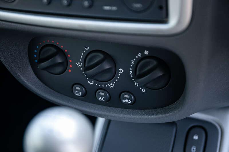 2002 Renault CLIO V6