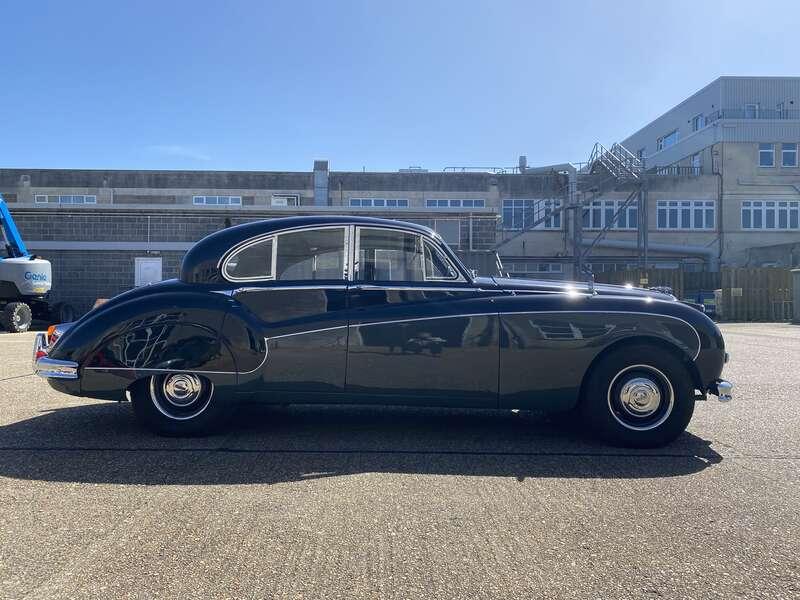 1960 Jaguar MK IX 3.8 LITRE