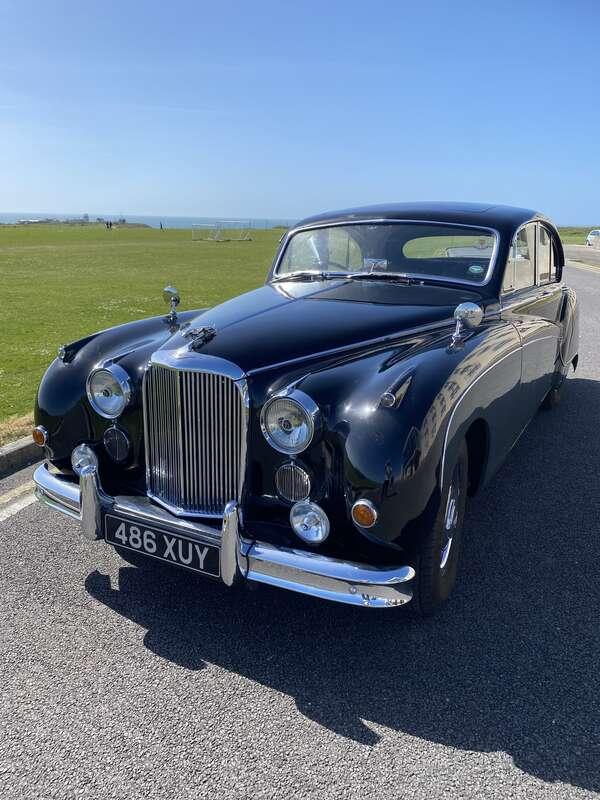 1960 Jaguar MK IX 3.8 LITRE