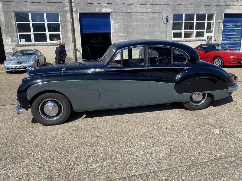 1960 Jaguar MK IX 3.8 LITRE