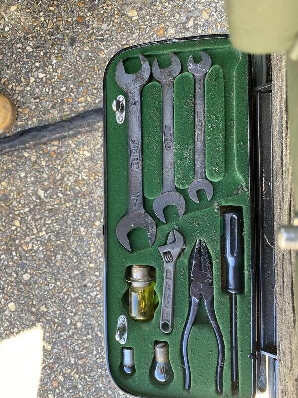 1960 Jaguar MK IX 3.8 LITRE