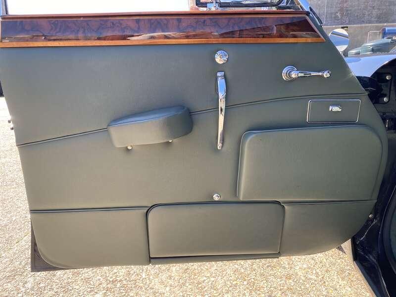 1960 Jaguar MK IX 3.8 LITRE