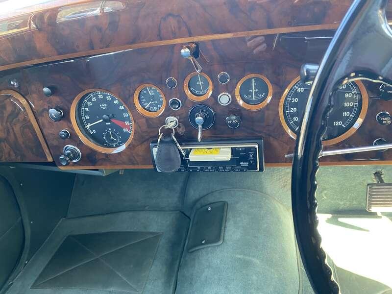 1960 Jaguar MK IX 3.8 LITRE