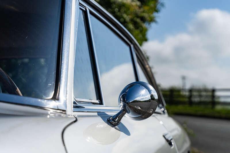 1966 Ferrari 330 GT 2+2 SERIES 2 COUP&Eacute;