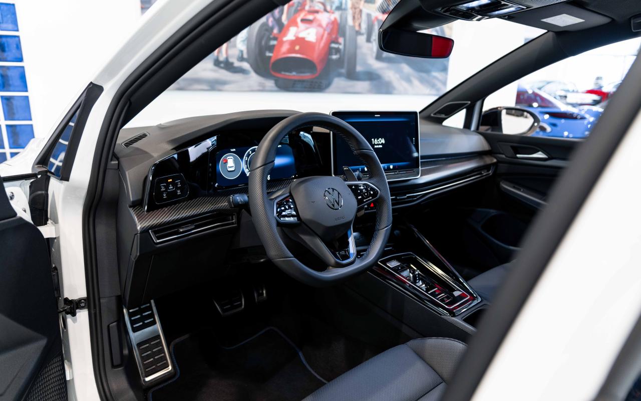 2025 Volkswagen Golf R