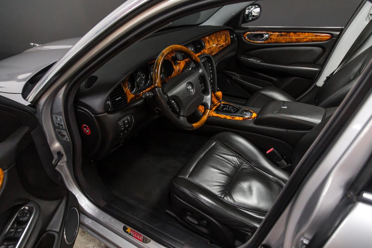 2005 Jaguar XJ SUPER V8