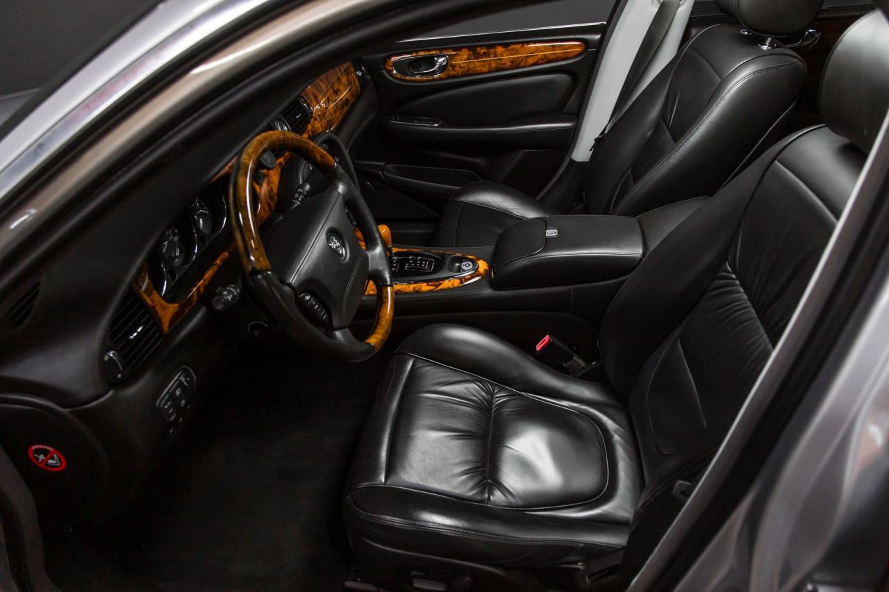 2005 Jaguar XJ SUPER V8