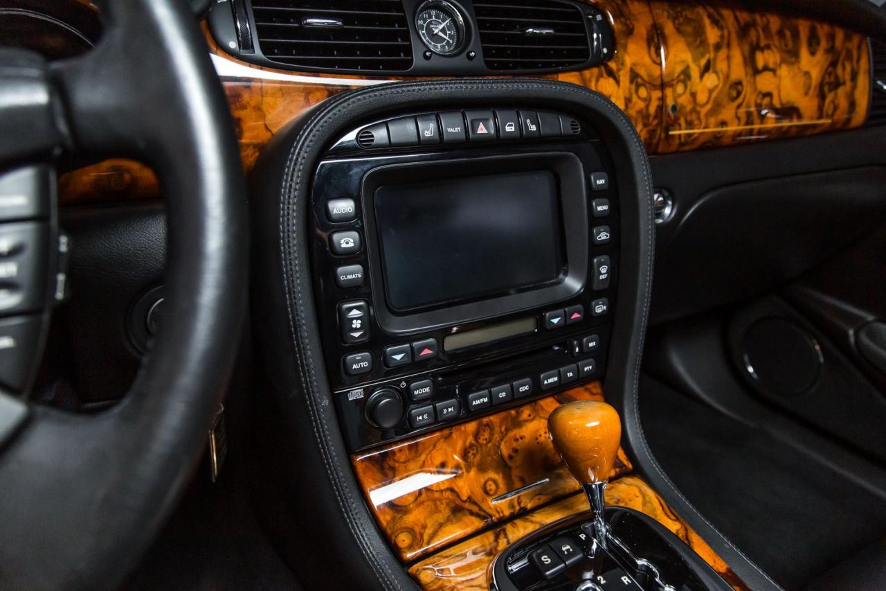 2005 Jaguar XJ SUPER V8