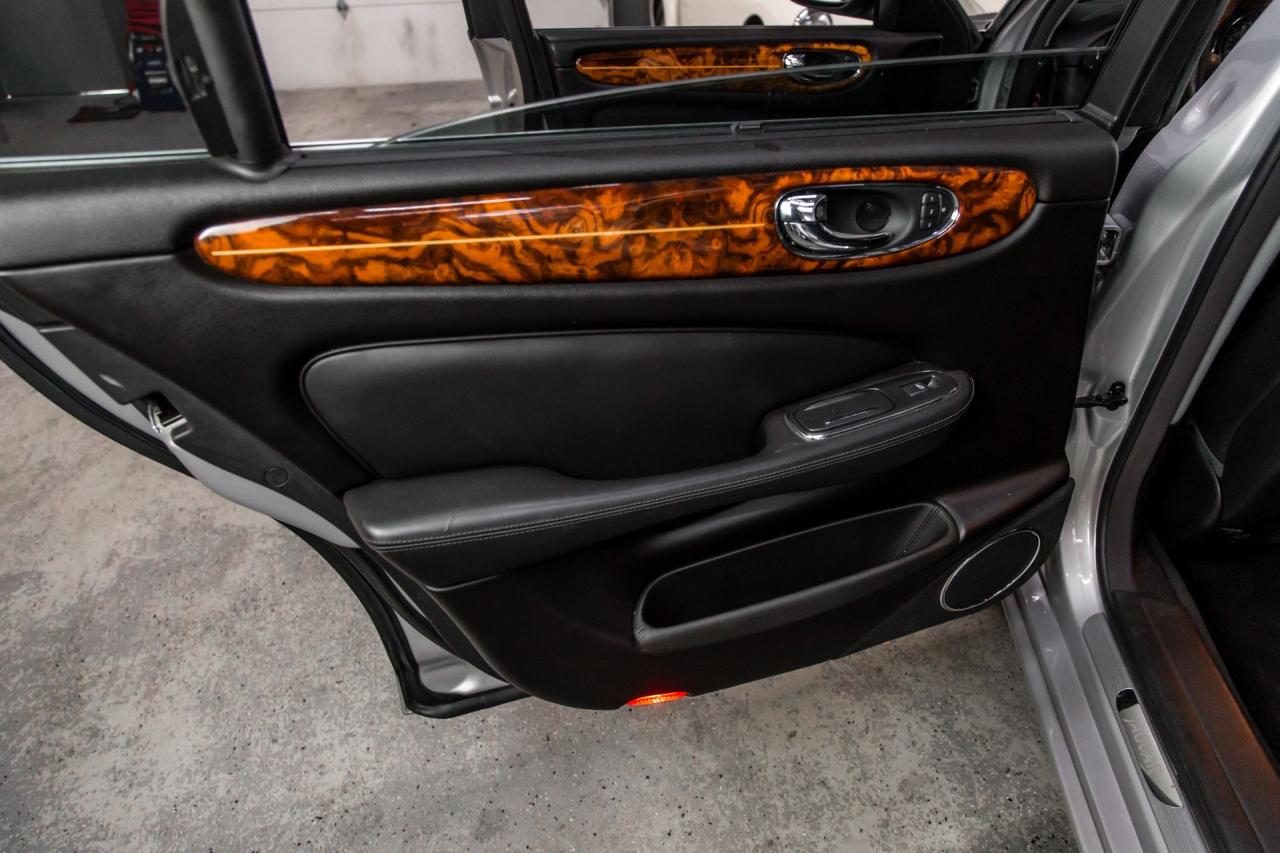 2005 Jaguar XJ SUPER V8