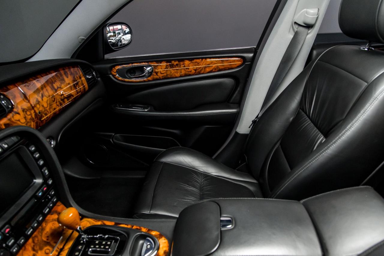 2005 Jaguar XJ SUPER V8