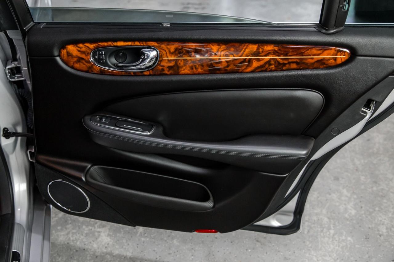 2005 Jaguar XJ SUPER V8