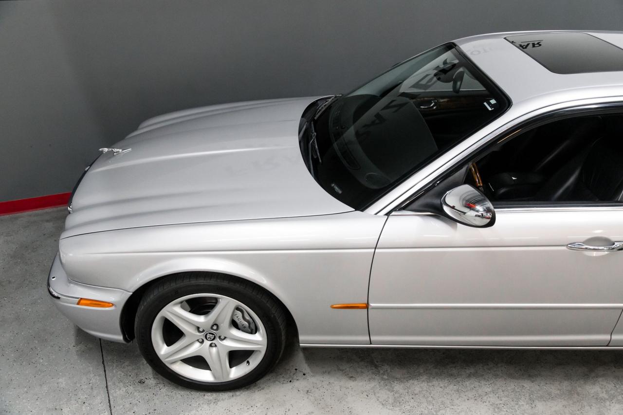 2005 Jaguar XJ SUPER V8