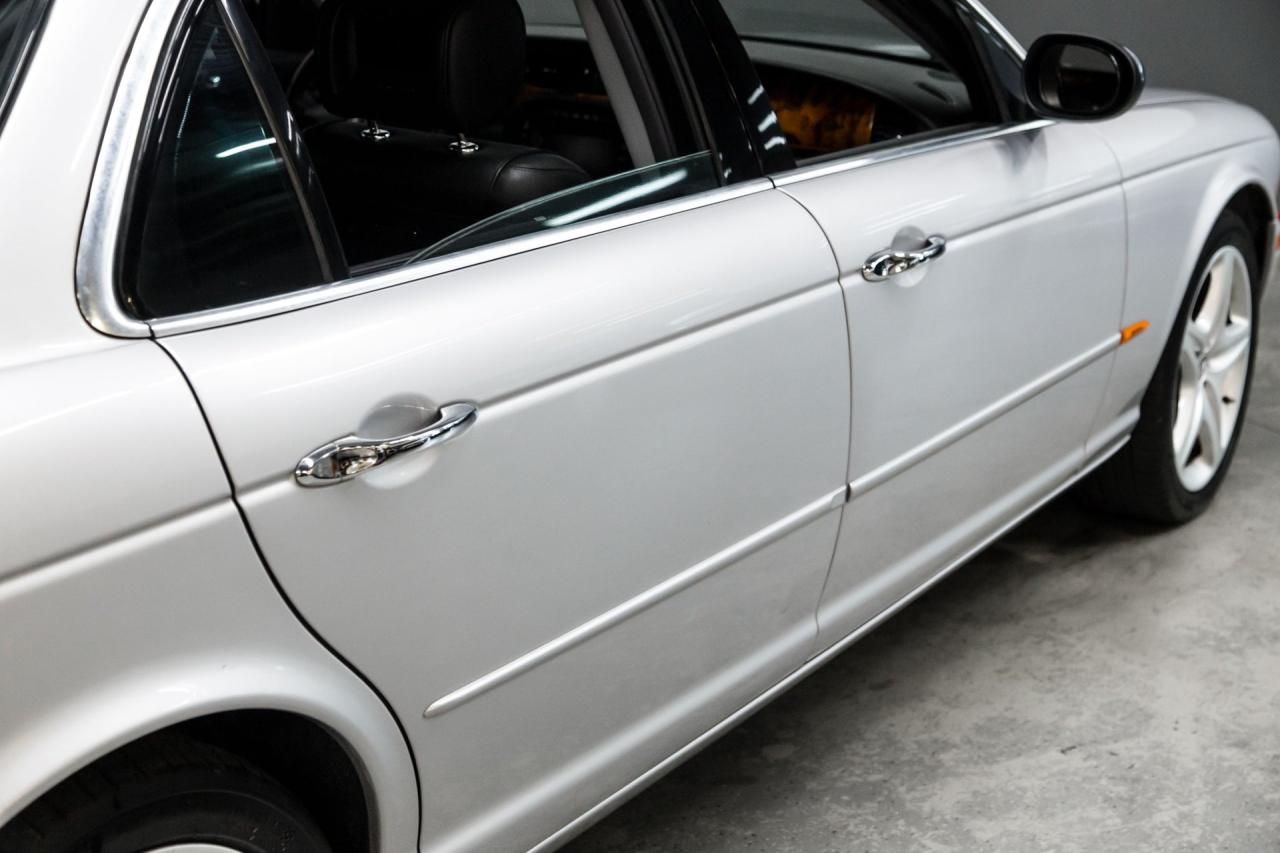 2005 Jaguar XJ SUPER V8