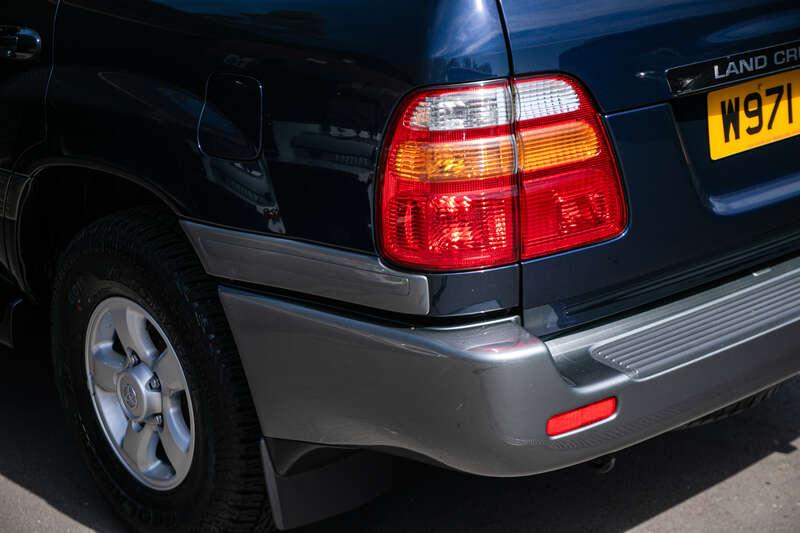 2000 Toyota LAND CRUISER AMAZON