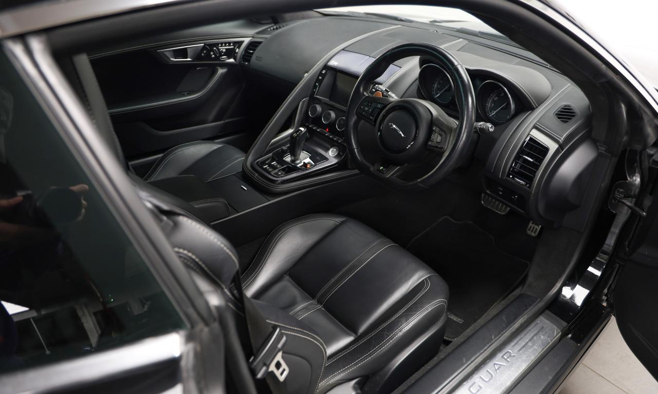 2014 Jaguar F-Type R