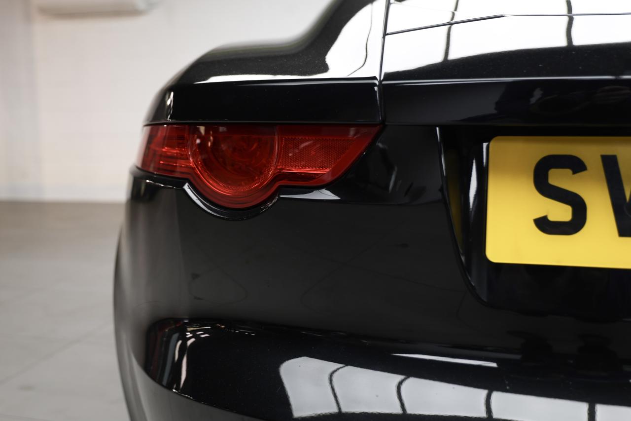 2014 Jaguar F-Type R