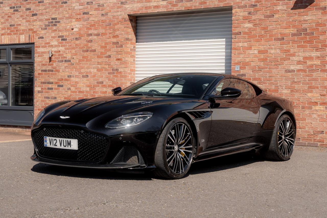 2021 Aston Martin DBS Superleggera