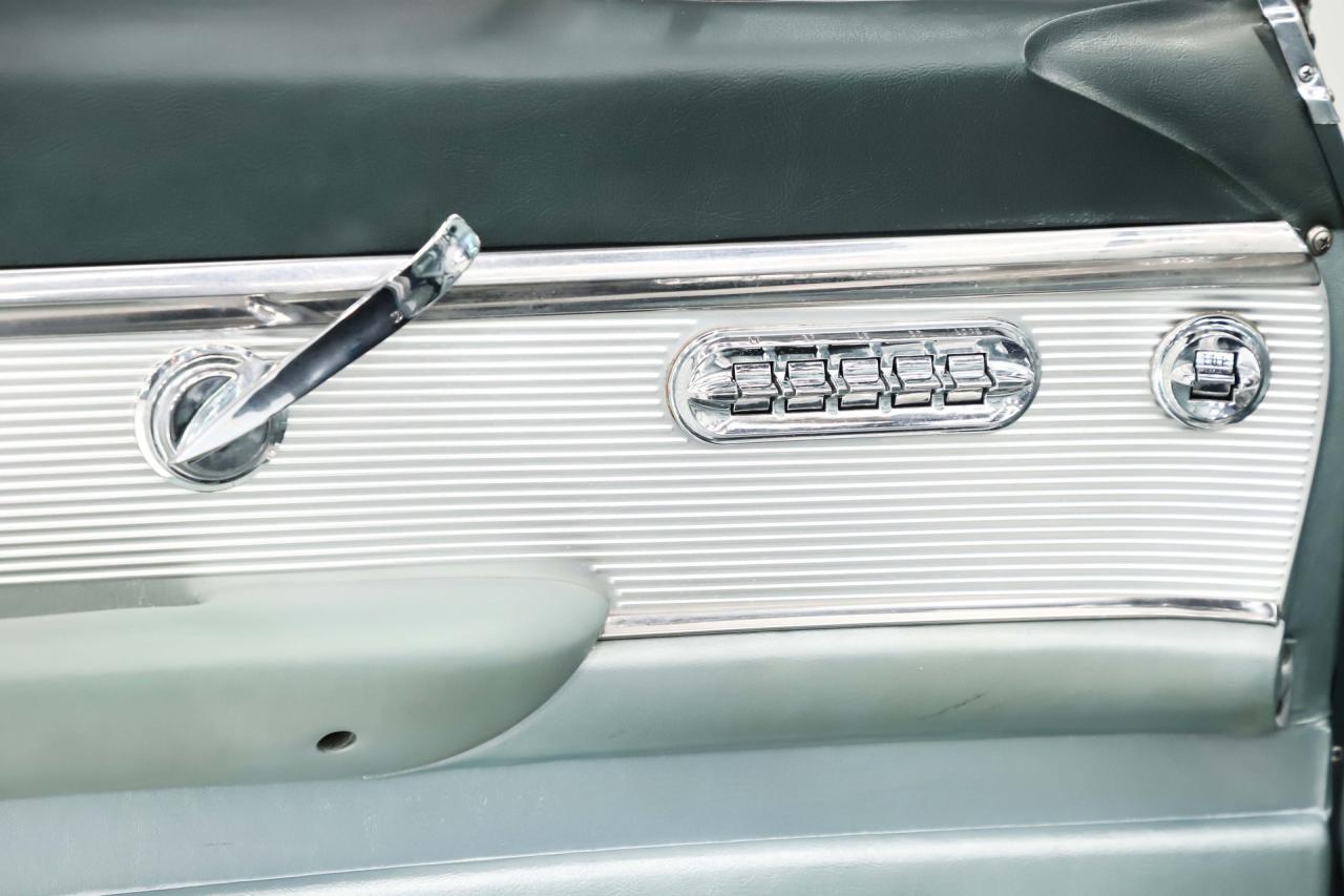 1962 Ford Thunderbird