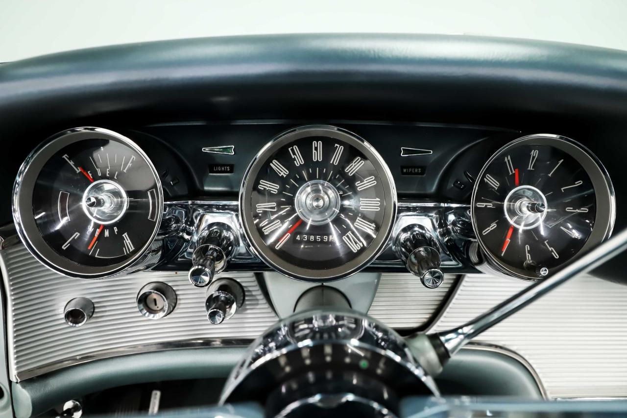 1962 Ford Thunderbird