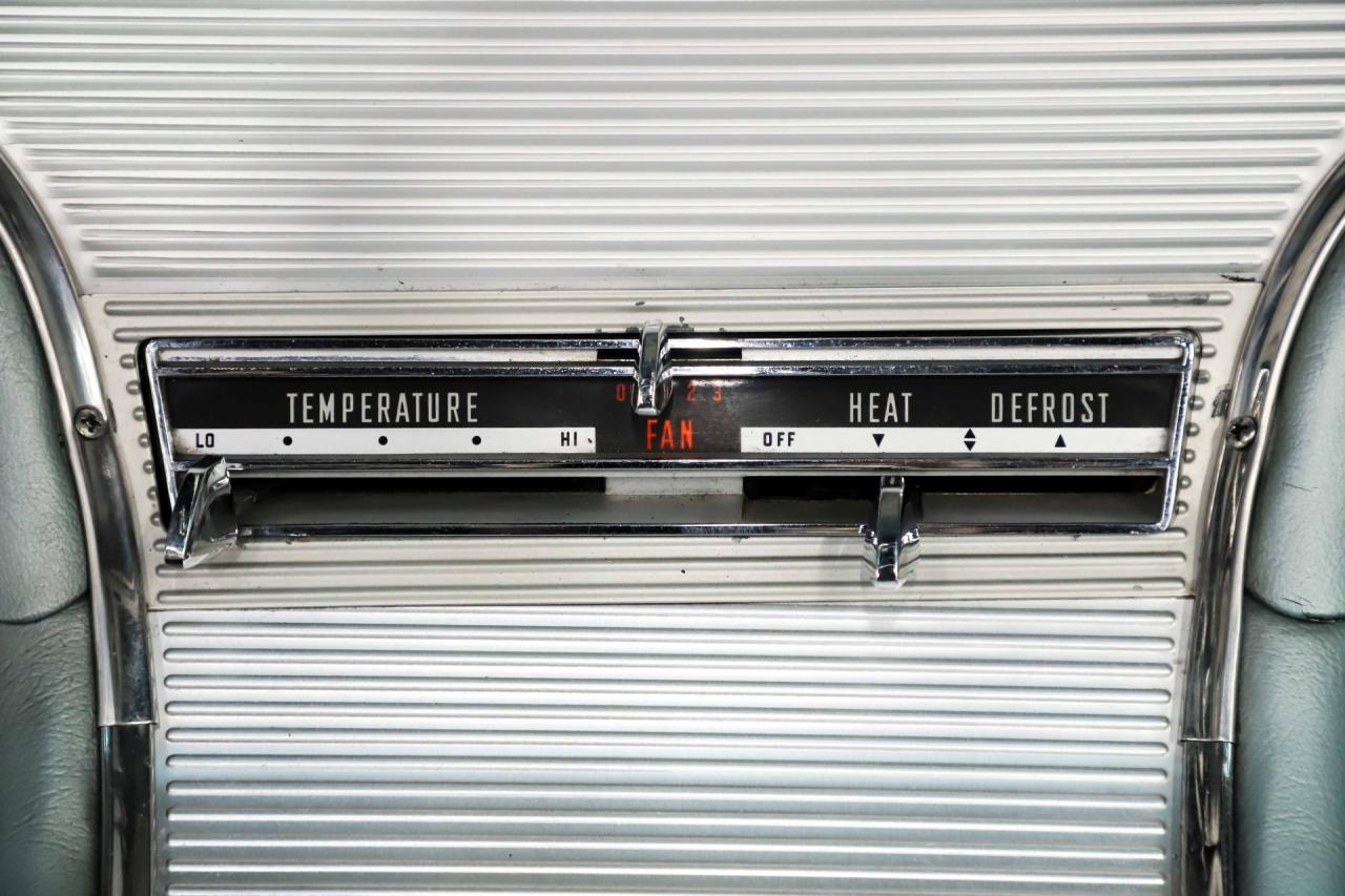 1962 Ford Thunderbird