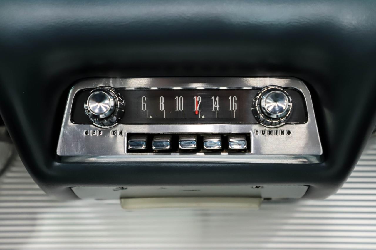 1962 Ford Thunderbird