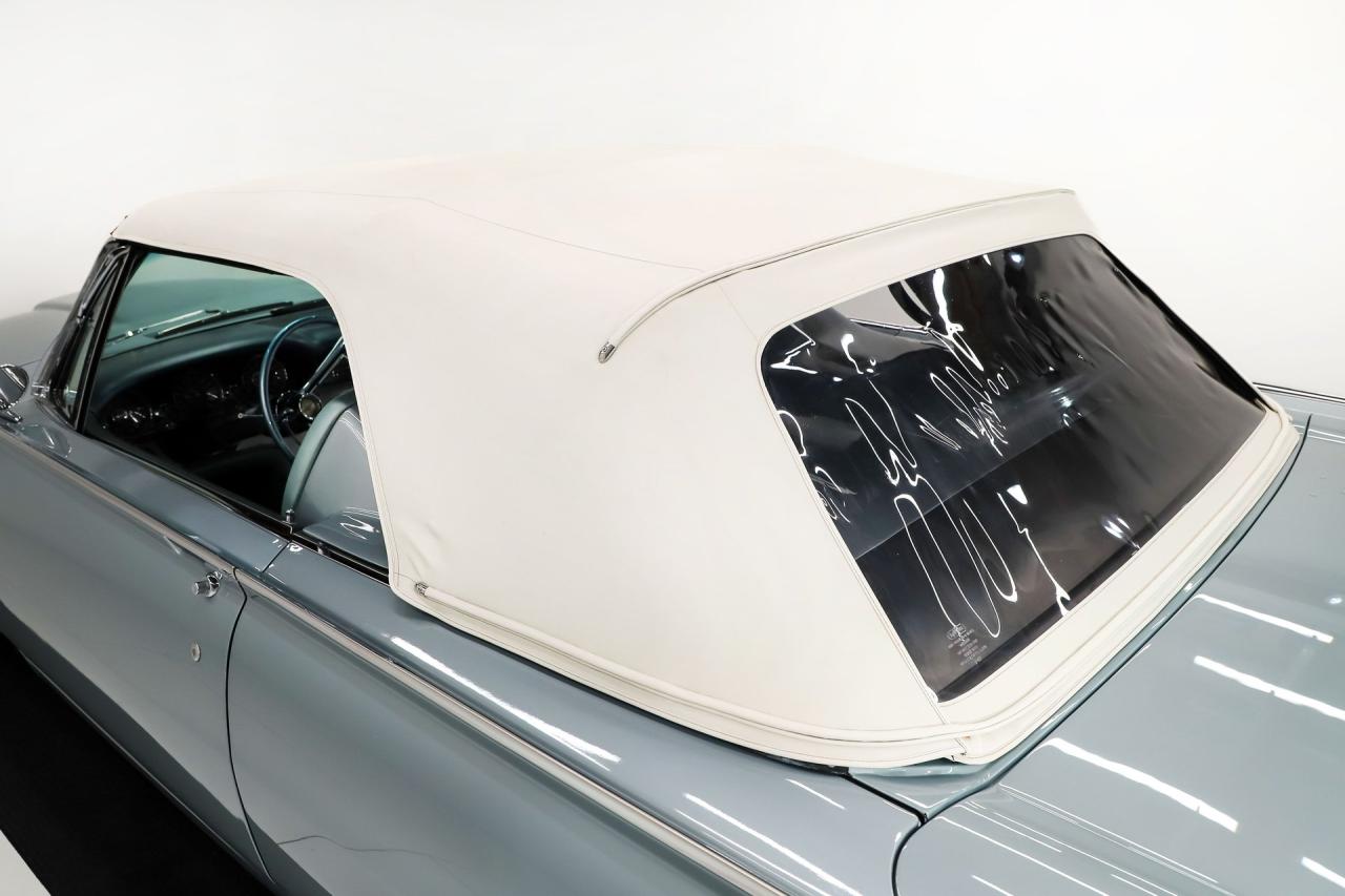 1962 Ford Thunderbird