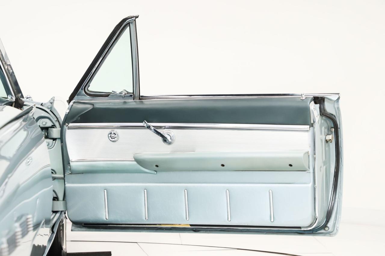 1962 Ford Thunderbird