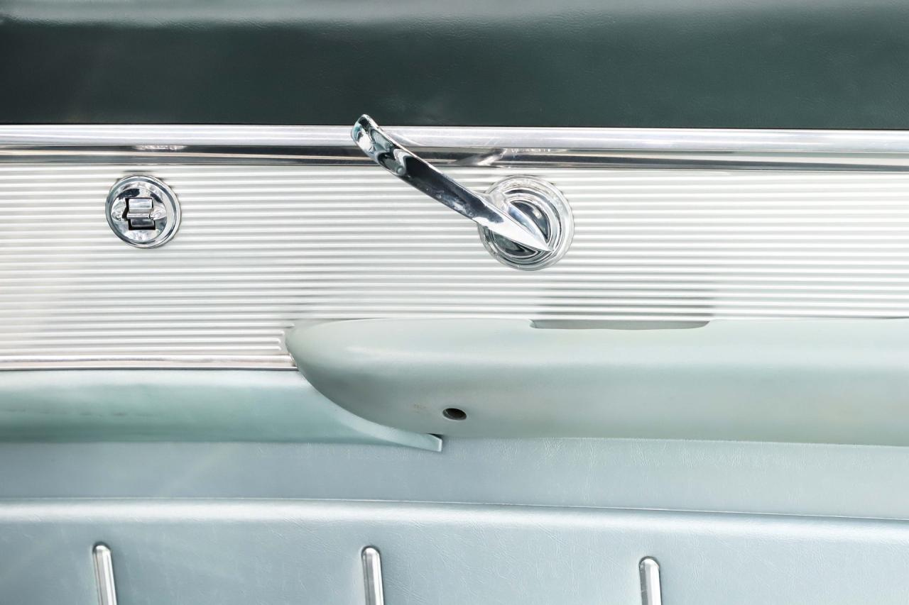 1962 Ford Thunderbird