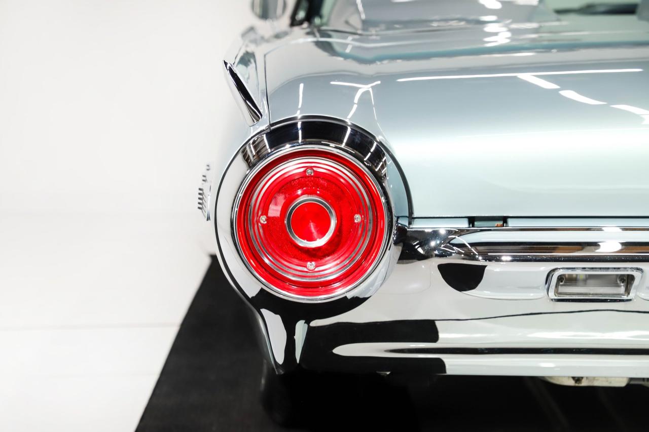 1962 Ford Thunderbird