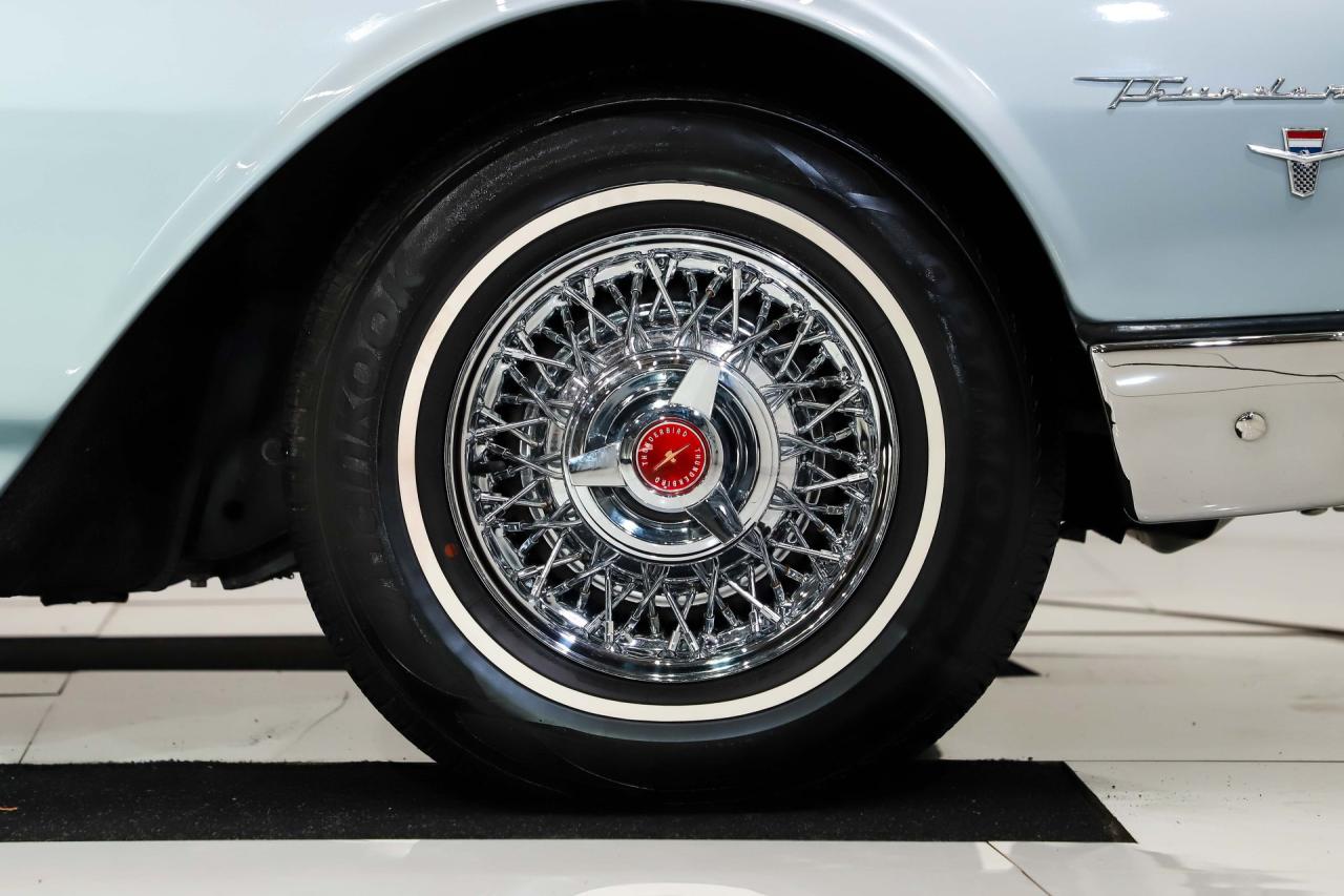 1962 Ford Thunderbird