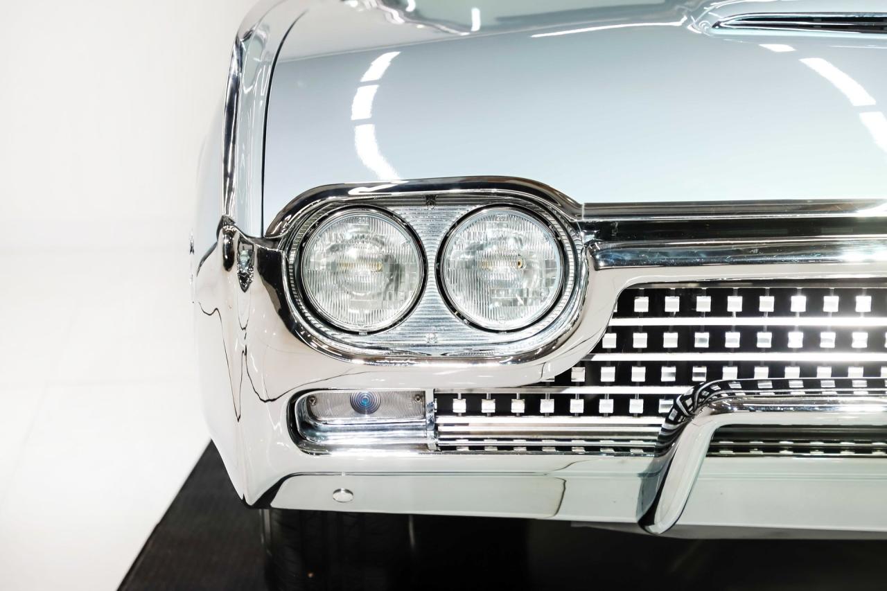 1962 Ford Thunderbird