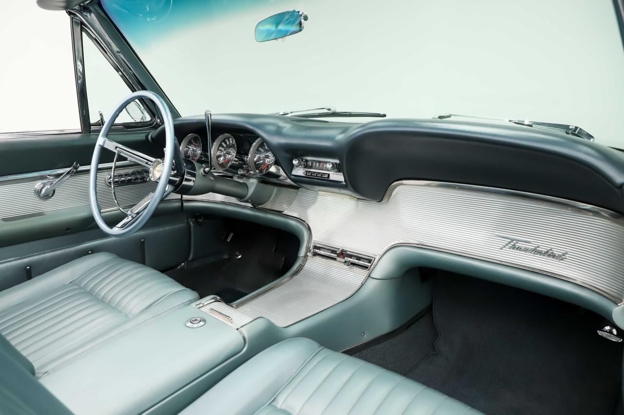 1962 Ford Thunderbird