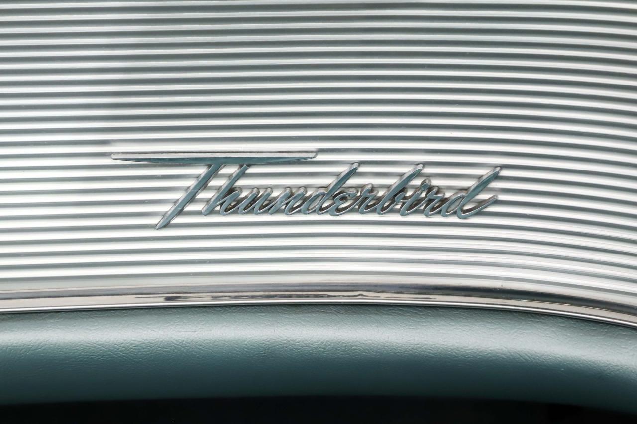 1962 Ford Thunderbird