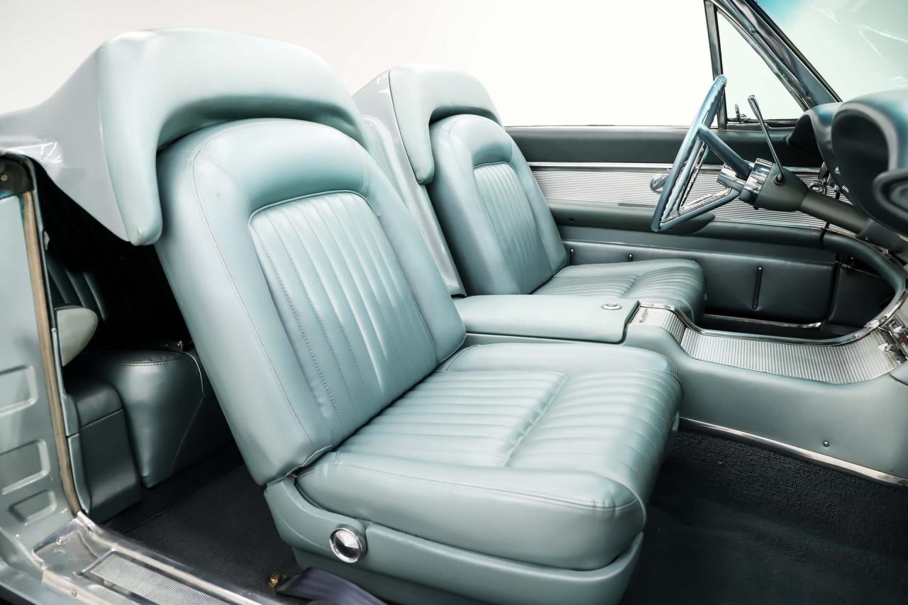 1962 Ford Thunderbird