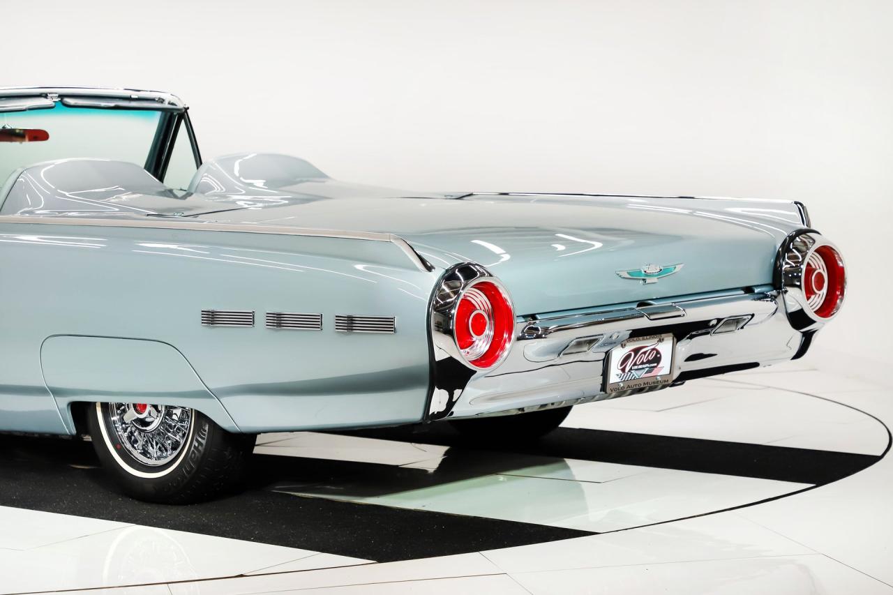 1962 Ford Thunderbird