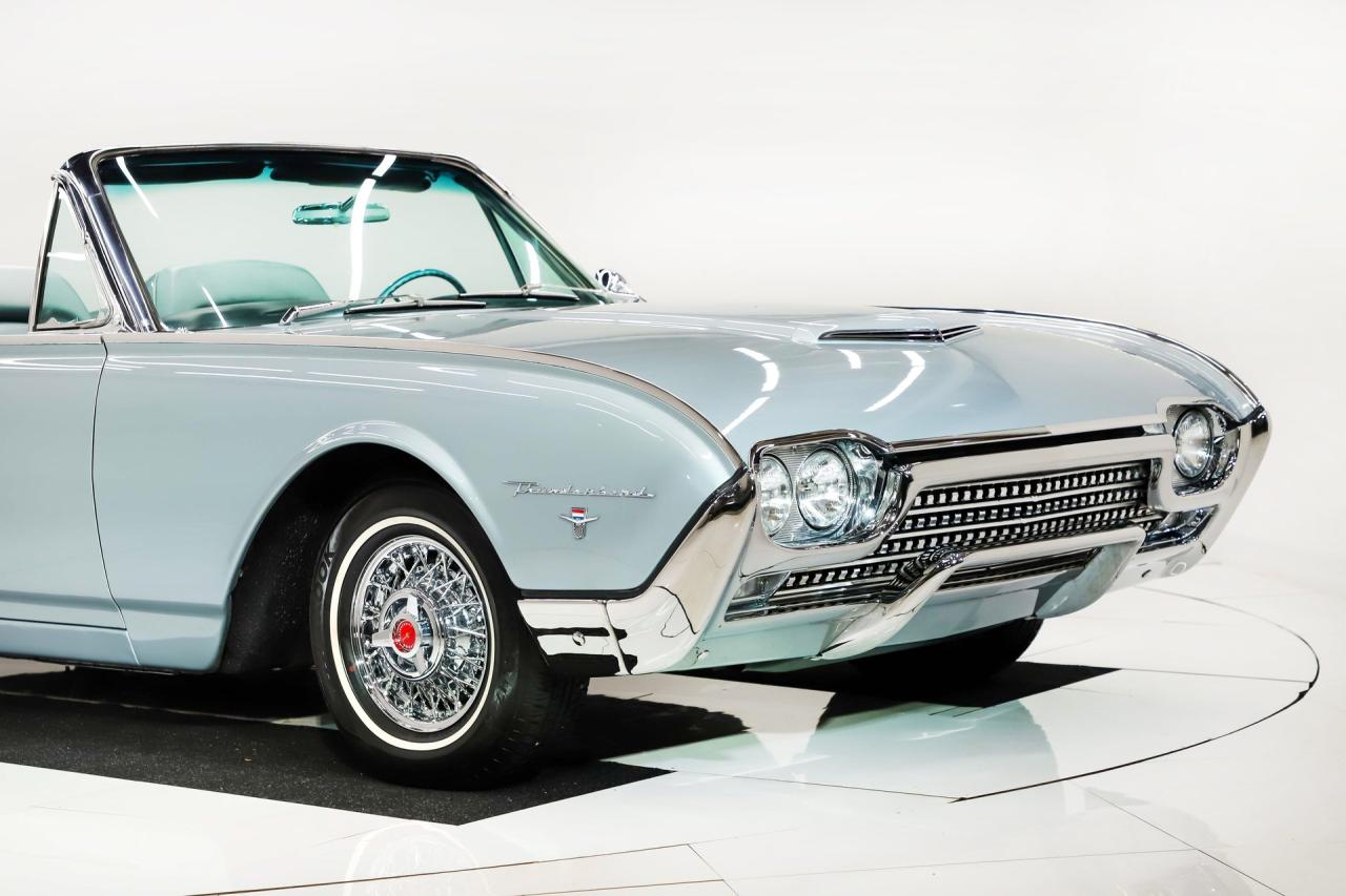 1962 Ford Thunderbird