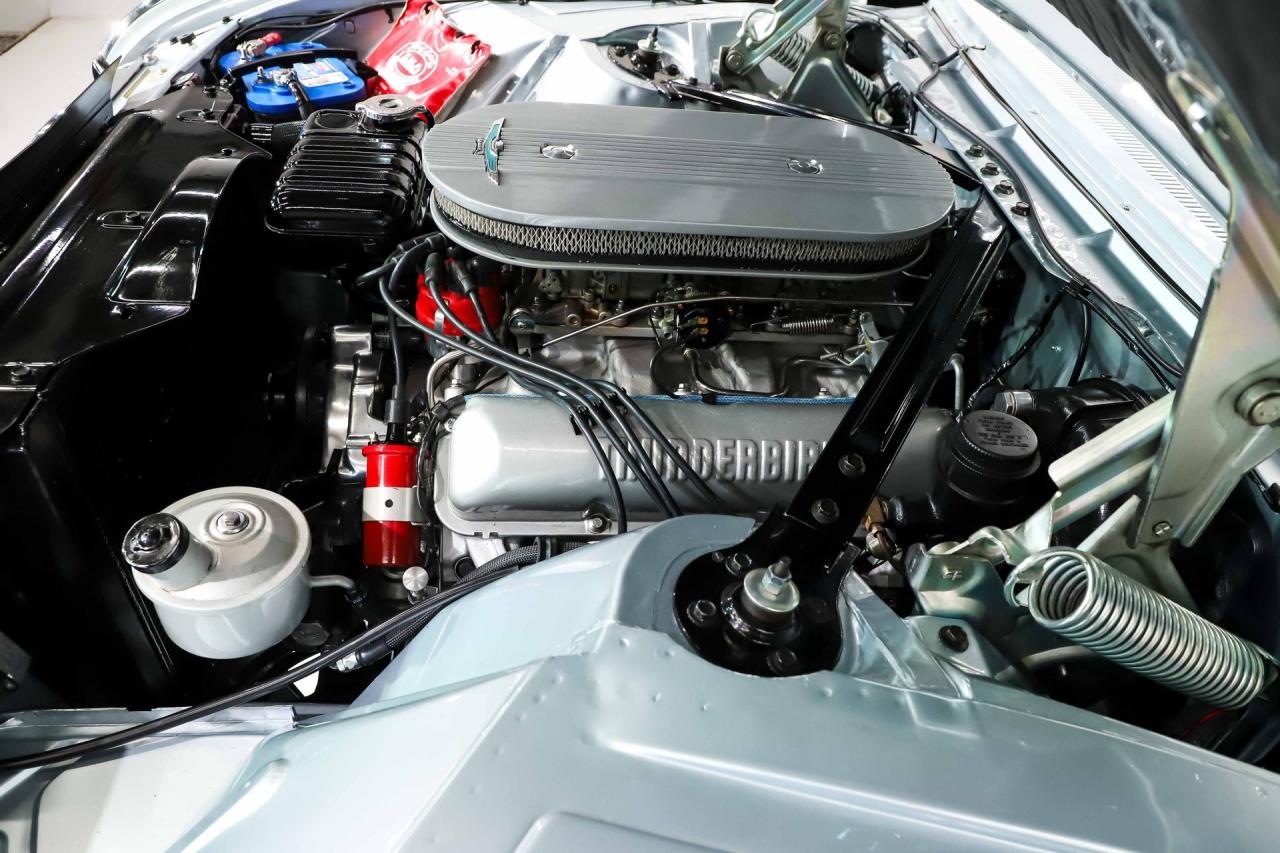 1962 Ford Thunderbird